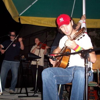 Koncert a kézilbdapályán