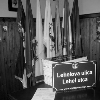 Megérkeztek az új utcatáblák