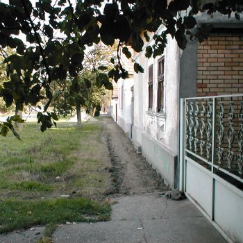 Helyi Közösség - Járdák Betonozása