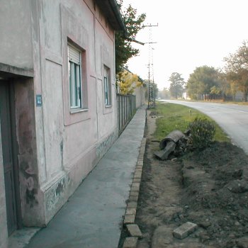 Helyi Közösség - Járdák Betonozása