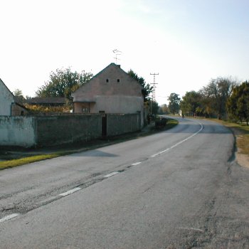 Helyi Közösség - Járdák Betonozása