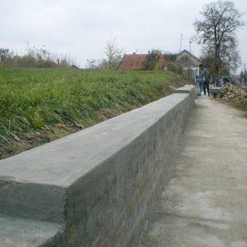 Zsidótemető fal építése