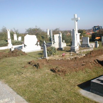 Katona Sírok Épitése