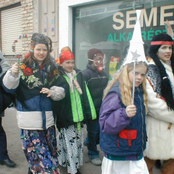 Farsangi felvonulás