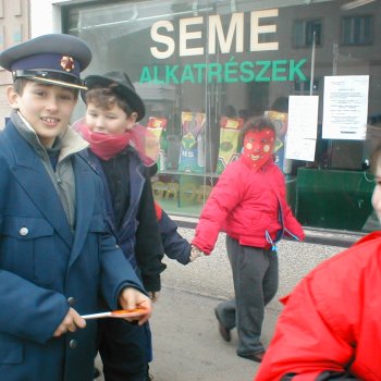 Farsangi felvonulás