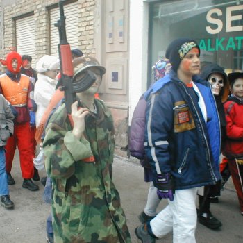Farsangi felvonulás